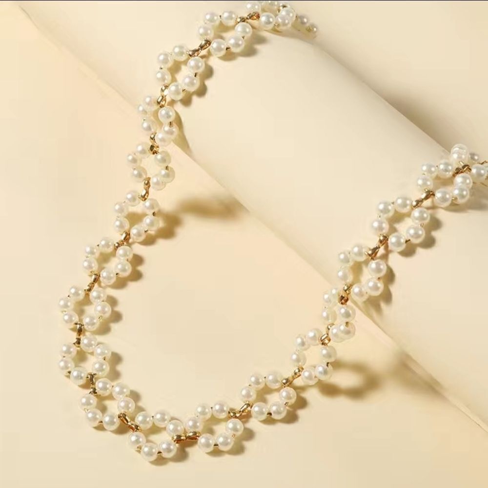 Flower Shape Braid Necklace Faux Pearls Short Choker Necklace - Picture 8 of 9